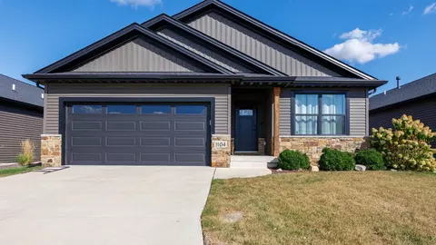 1104 Hershey Rd, Normal, IL 61761