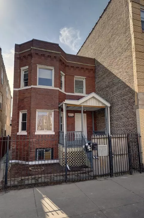 3739 W Division St, Chicago, IL 60651