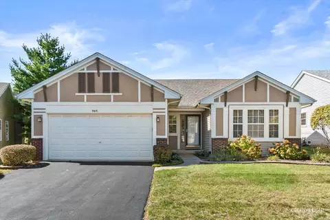 505 Parkland Ct, Oswego, IL 60543
