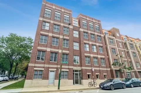 2602 W Diversey Ave #302, Chicago, IL 60647