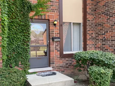 1 S266 Dillon Ln, Villa Park, IL 60181