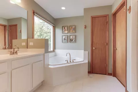 855 Ayers St, Bolingbrook, IL 60440 photo 22