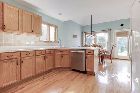 855 Ayers St, Bolingbrook, IL 60440 photo 12