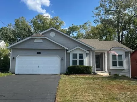 20 Echo Hl, Lake In The Hills, IL 60156