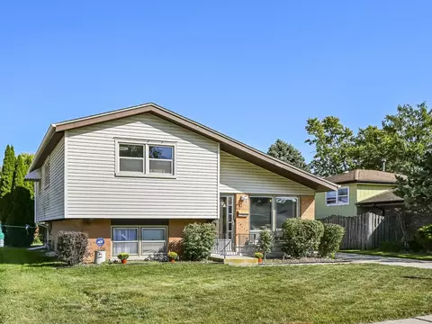 Exterior - 15115 Springfield Ave, Midlothian, IL 60445 photo 2 of 3
