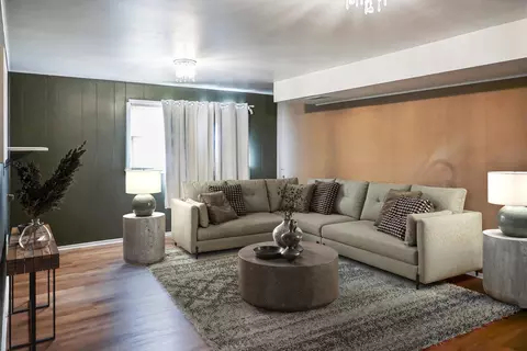 Living - 15115 Springfield Ave, Midlothian, IL 60445 photo 1 of 2