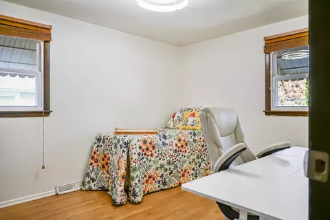 Bedroom - 15115 Springfield Ave, Midlothian, IL 60445 photo 2 of 4