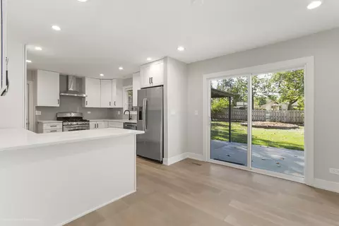 Kitchen - 908 Bridle Ln, Wheaton, IL 60187 photo 1 of 5