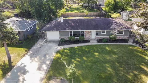 View/Area - 908 Bridle Ln, Wheaton, IL 60187 photo 1 of 1