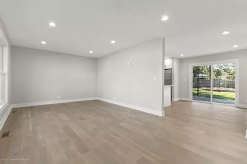 Living - 908 Bridle Ln, Wheaton, IL 60187 photo 1 of 3