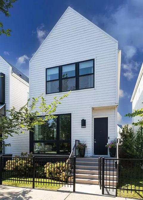 3704 N Milwaukee Ave, Chicago, IL 60641