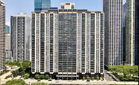 400 E Randolph St #1016, Chicago, IL 60601