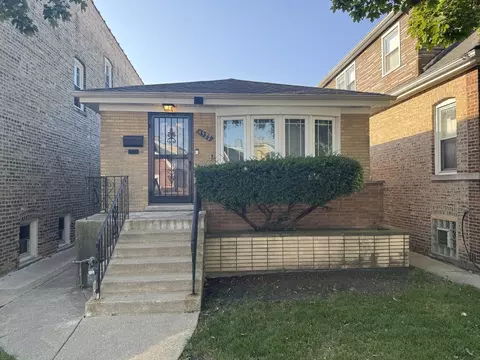 4527 W Deming Pl, Chicago, IL 60639