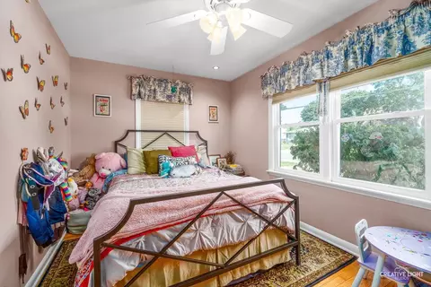 Bedroom - 168 S Edison Ave, Elgin, IL 60123 photo 2 of 4