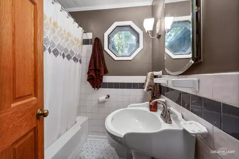 Bath - 168 S Edison Ave, Elgin, IL 60123 photo 1 of 2
