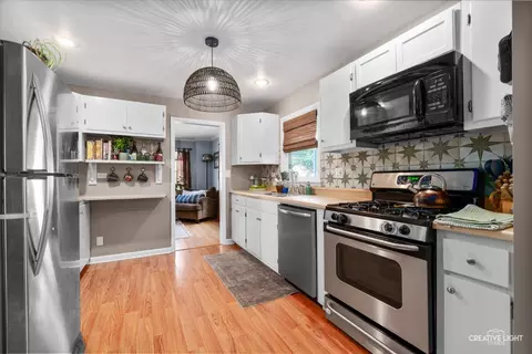 Kitchen - 168 S Edison Ave, Elgin, IL 60123 photo 2 of 3