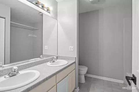 Bath - 333 Inner Circle Dr, Bolingbrook, IL 60490 photo 4 of 4