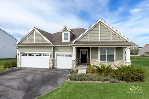 25500 W Rocky Creek Rd, Plainfield, IL 60586