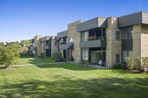 1414 N Sterling Ave #202, Palatine, IL 60067
