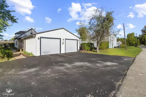 Exterior - 106 S Shelly Ave, Reddick, IL 60961 photo 5 of 5