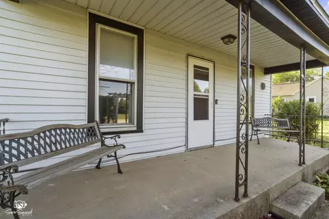 Exterior - 106 S Shelly Ave, Reddick, IL 60961 photo 3 of 5