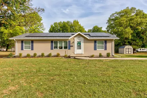 408 E Barker St, Tuscola, IL 61953
