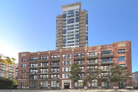 210 S Desplaines St #710, Chicago, IL 60661