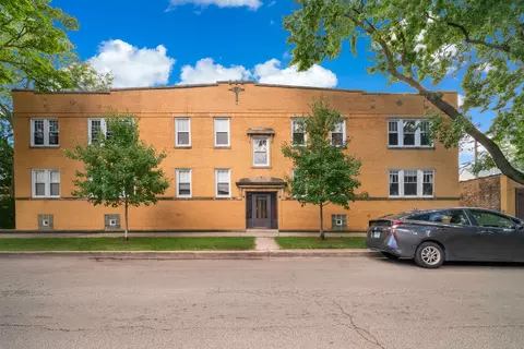 3737 W Cornelia Ave, Chicago, IL 60618