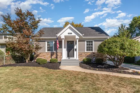 827 Prairie St, Aurora, IL 60506