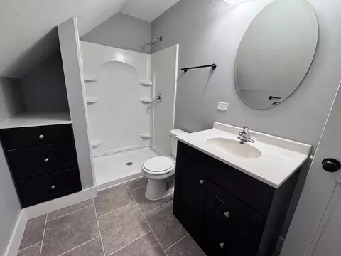 Bath - Undisclosed, Elgin, IL 60120 photo 2 of 2