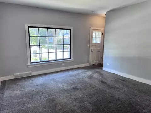 Living - Undisclosed, Elgin, IL 60120 photo 1 of 2