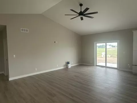 247 Creekside Dr, Byron, IL 61010 photo 10