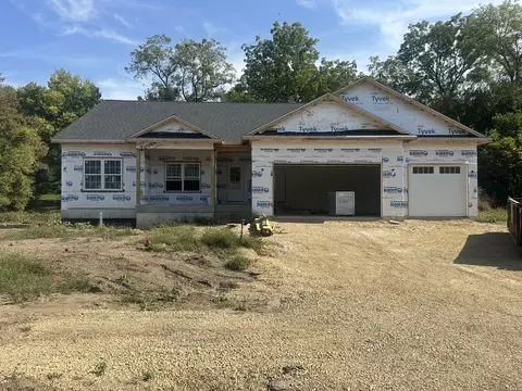 247 Creekside Dr, Byron, IL 61010