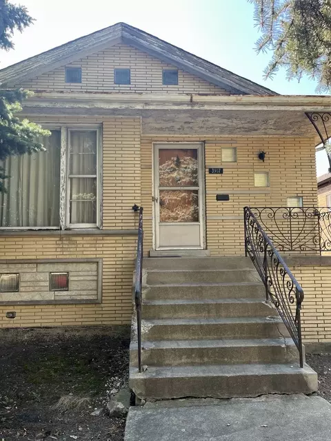 3907 W Marquette Rd, Chicago, IL 60629