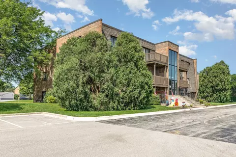 1440 Stonebridge Cir #J10, Wheaton, IL 60189