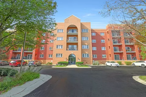 55 S Hale St #109, Palatine, IL 60067