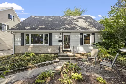 Exterior - 438 S Wright St, Naperville, IL 60540 photo 2 of 8