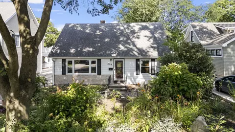 Exterior - 438 S Wright St, Naperville, IL 60540 photo 6 of 8