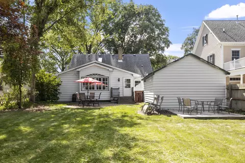 Exterior - 438 S Wright St, Naperville, IL 60540 photo 4 of 8