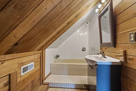 Bath - 438 S Wright St, Naperville, IL 60540 photo 2 of 3