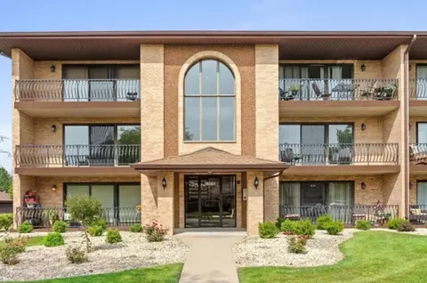 16001 Eagle Ridge Dr #1S, Tinley Park, IL 60477
