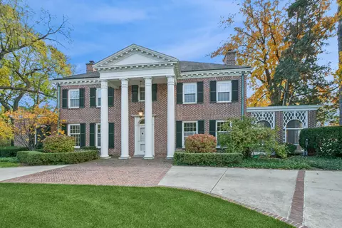 1053 Laurie Ln, Burr Ridge, IL 60527