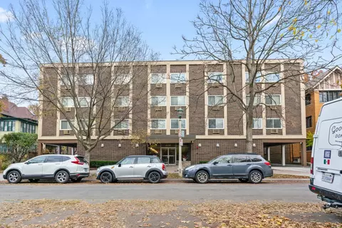 222 N Grove Ave #2B, Oak Park, IL 60302