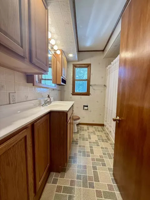 Bath - 304 E Conron Ave, Danville, IL 61832 photo 1 of 1