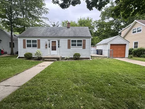 16 S Clifton Ave, Elgin, IL 60123