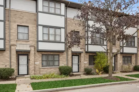 7708 Harvard St, Forest Park, IL 60130