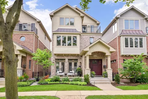 424 W Seminary Ave, Wheaton, IL 60187