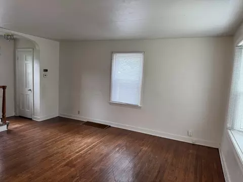 465 Slade Ave, Elgin, IL 60120 photo 2