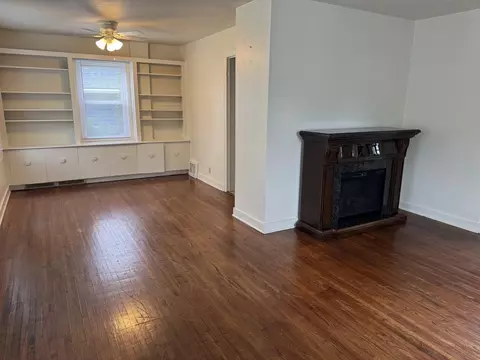 465 Slade Ave, Elgin, IL 60120 photo 3