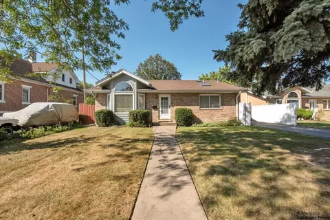 152 N May St, Addison, IL 60101
